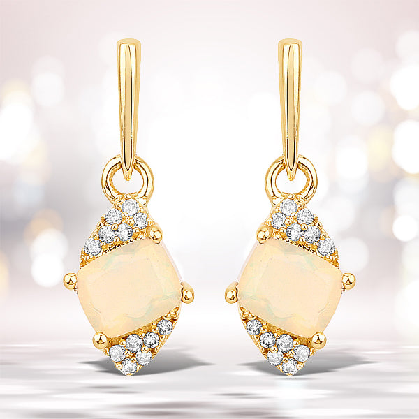 Boucles d'oreilles en opale éthiopienne et diamants blancs de 0,57 carat