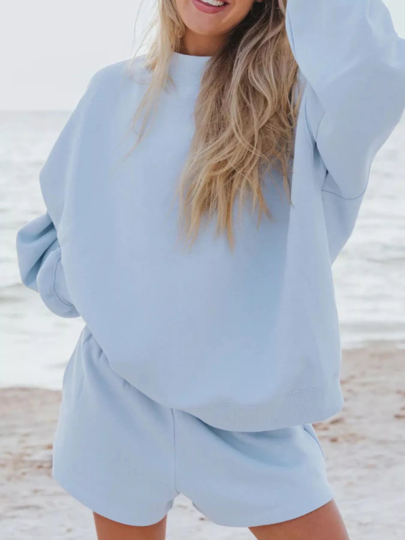 Conjunto de Sudadera de Cuello Redondo y Pantalones Cortos de Corte Suelto