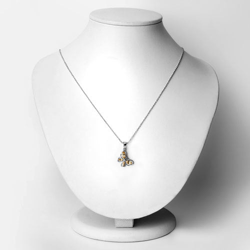 Colgante de mariposa de citrino genuino de 0.62 quilates en plata de ley