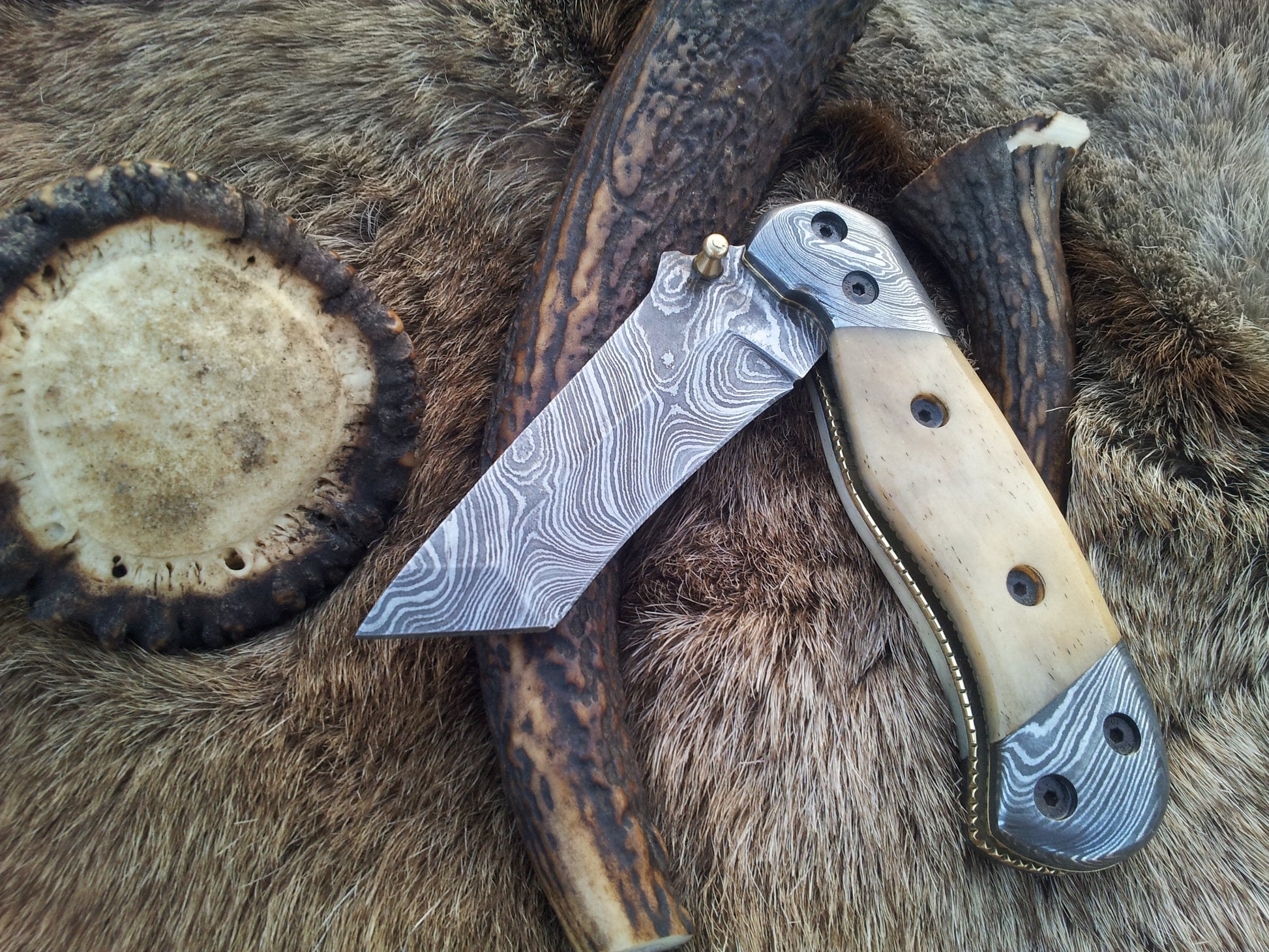 Titan Edge Damascus Steel Tanto Folding Knife with Bone Handle – Your Ultimate EDC Companion - Korvel