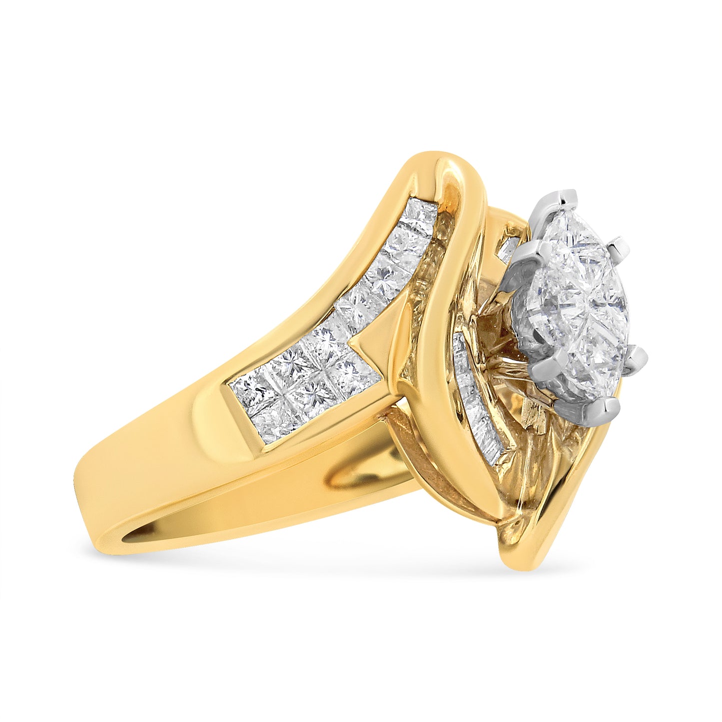 Anillo de Compromiso en Oro Amarillo de 14K con Diamante en Forma de Marquesa
