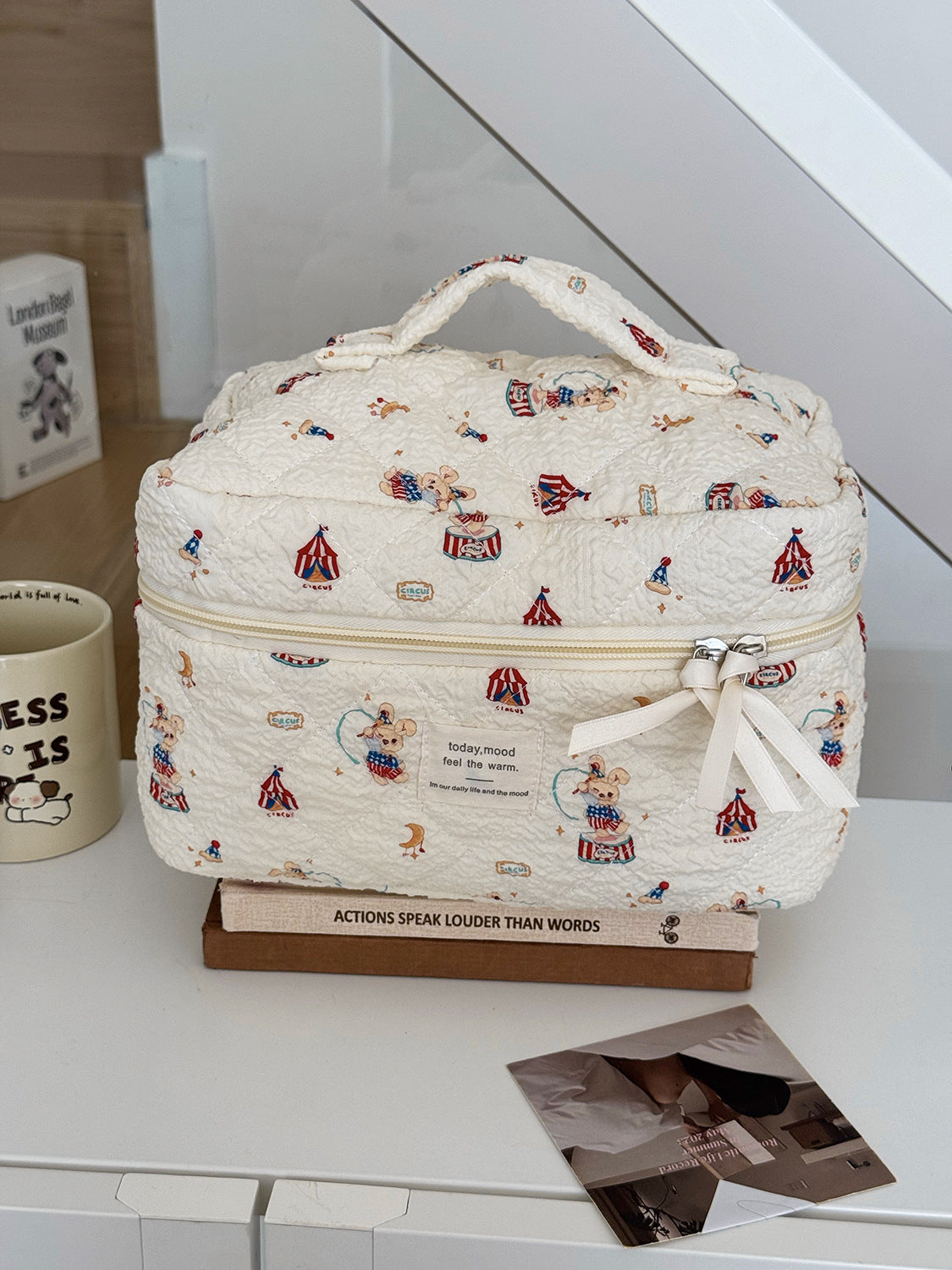 Rabbit Paradise Large-Capacity Makeup Bag