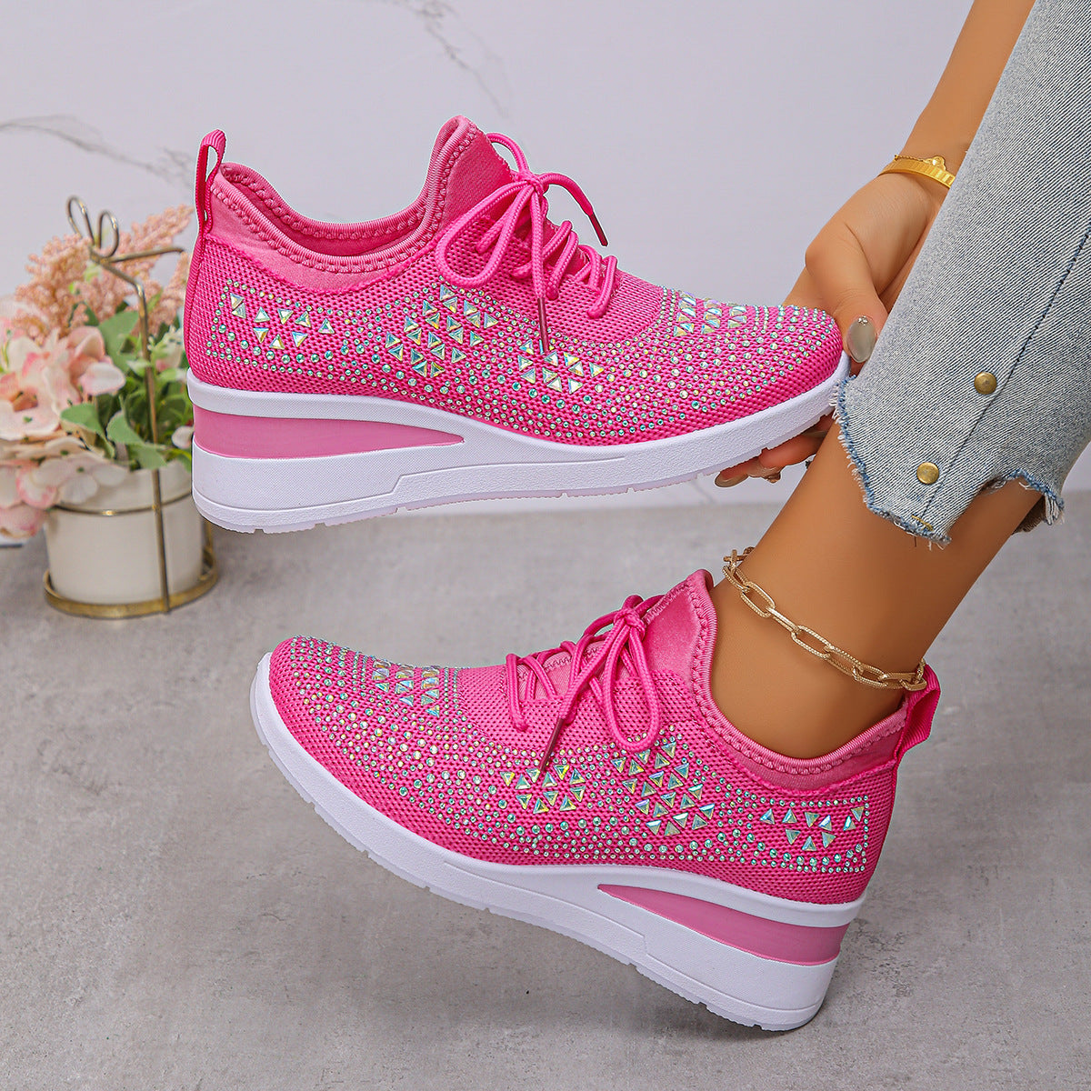 Zapatillas de cuña con cordones y strass para mujeres