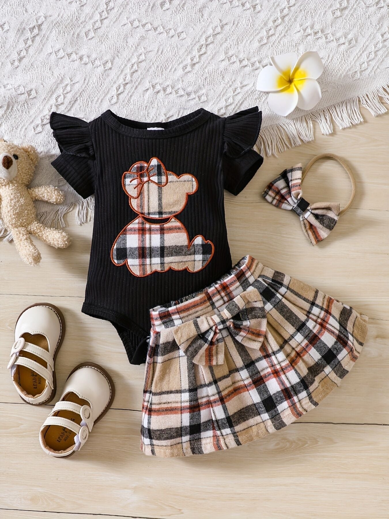 Charmant ensemble d'été pour fille nouveau-née avec broderie d'ours en peluche