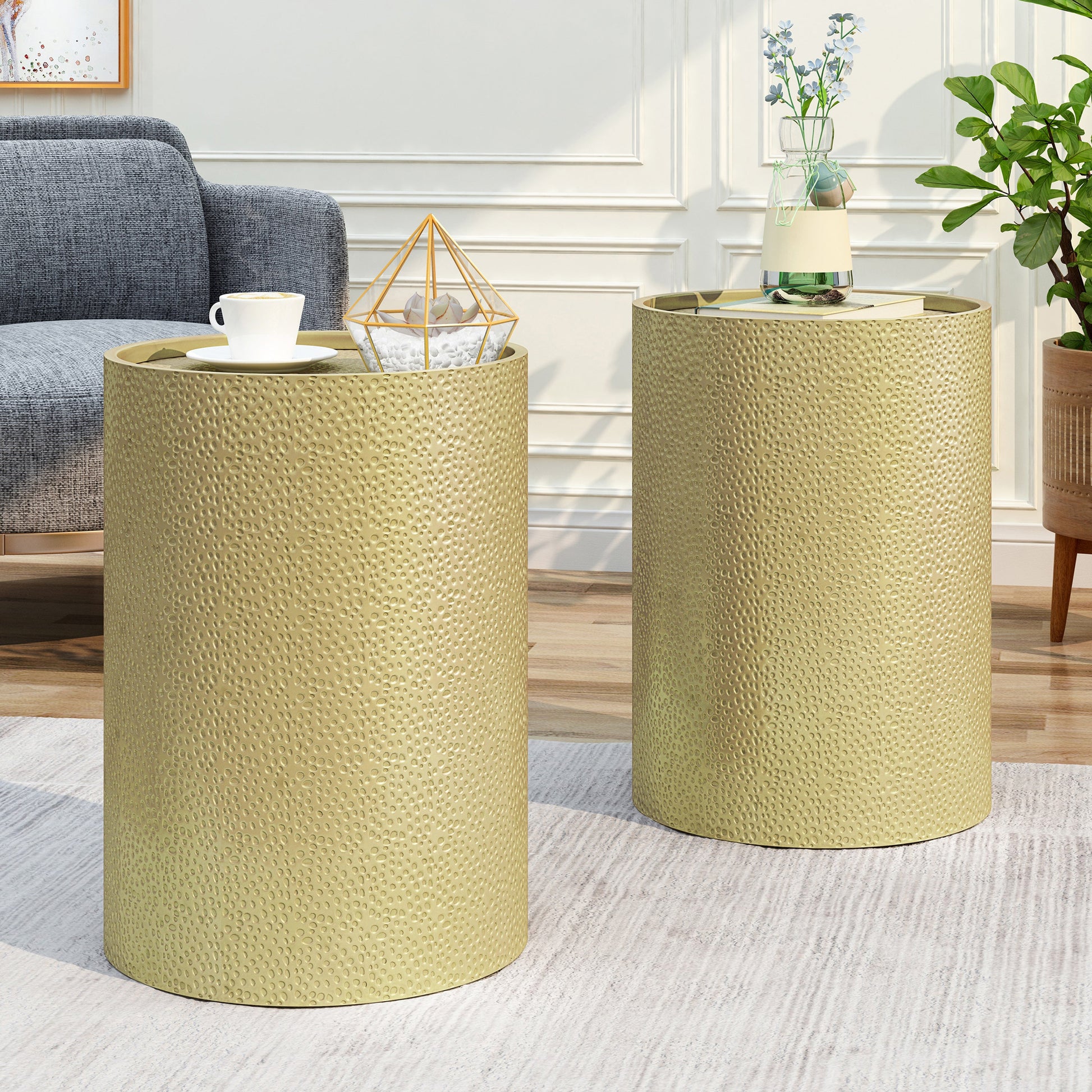 METAL SIDE TABLE - Korvel