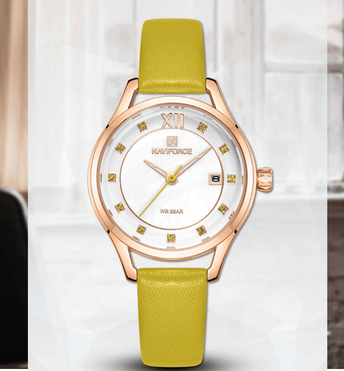 Montre élégante en cuir pour femme avec boîtier en métal