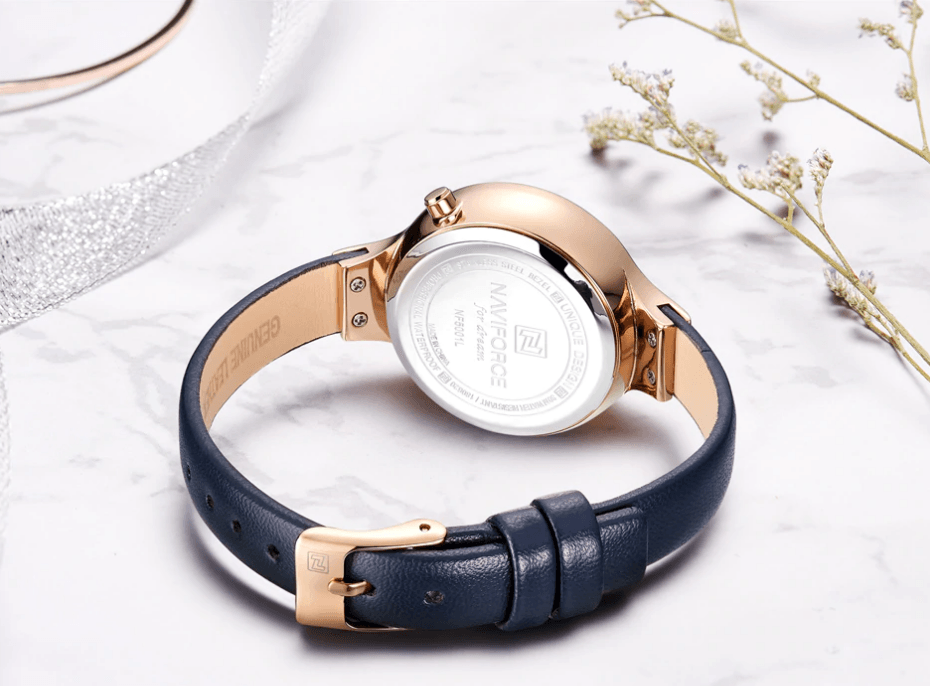Montre analogique à quartz élégante pour femmes avec bracelet en cuir
