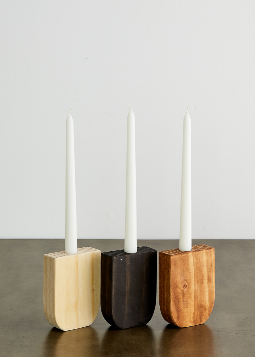 Portavelas de Madera de Pino en Forma de Herradura
