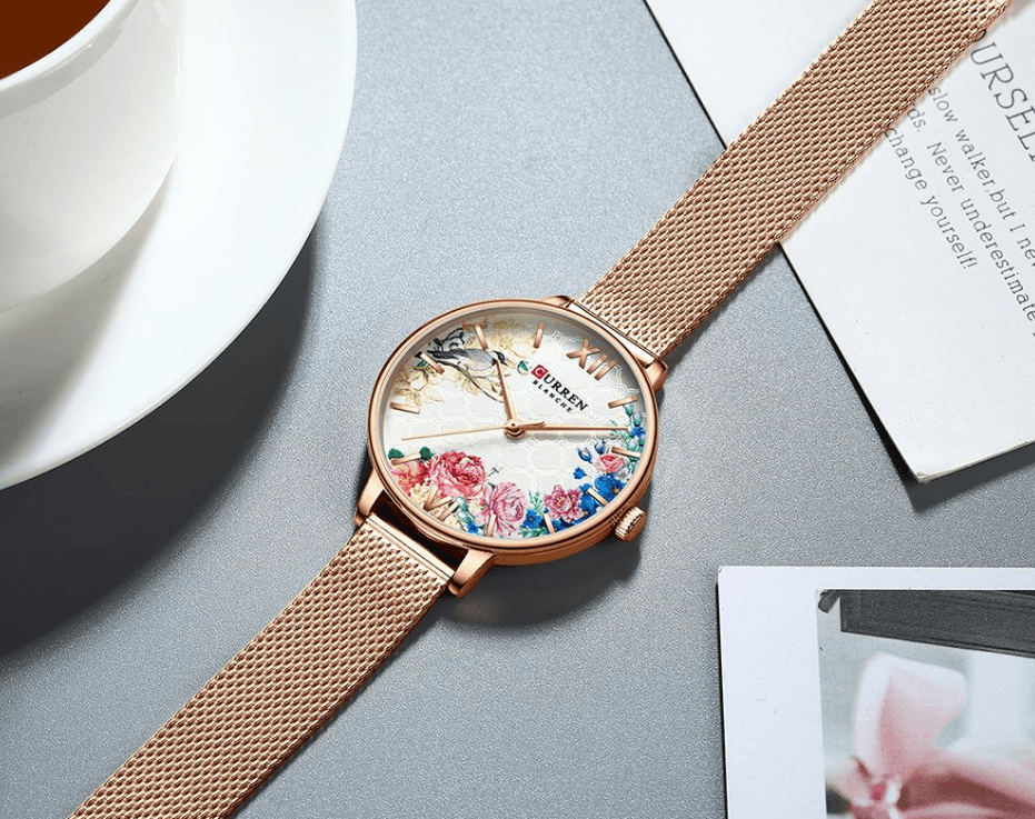 Montre Élégante pour Femme avec Motifs de Découpage Floral