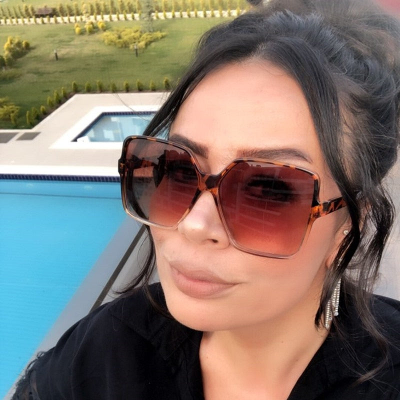 Higody Fashion Women Oversize Sunglasses Gradient Plastic Brand Designer Female Sun Glasses UV400 lentes - Korvel
