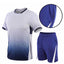 Conjunto de camiseta de manga corta suelta y pantalones cortos con degradado de verano