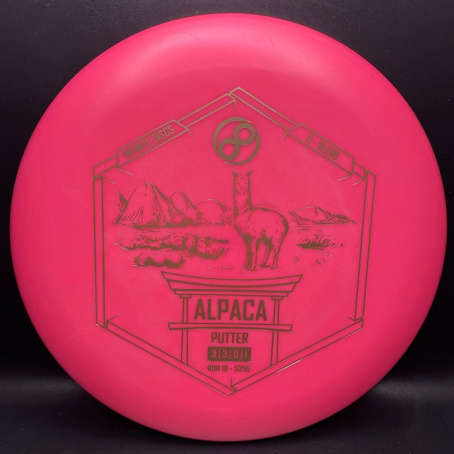 Alpaca D-Blend Putter - Premium Disc Golf Experience