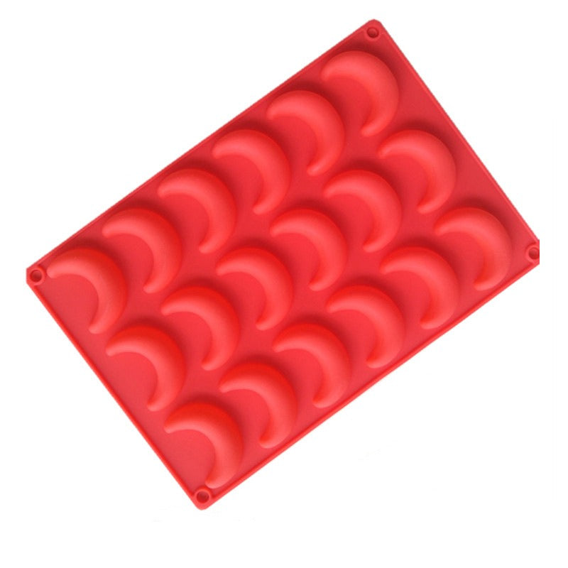 18 Chain Moon Silicone Ice Grid Mold Cold Soap Mold Creative Silicone Mold Bending Moon Chocolate Mold - Korvel