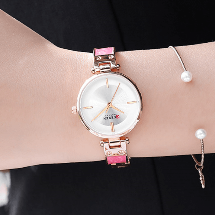 Montre en acier inoxydable élégante pour femmes avec bracelet en céramique