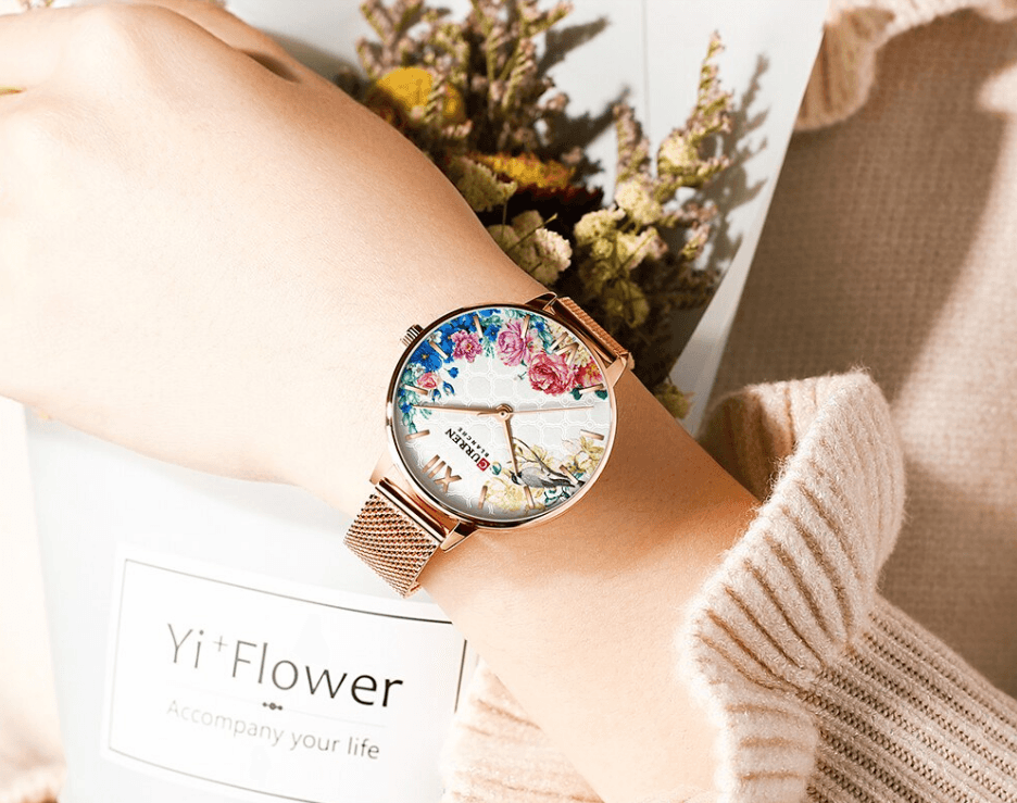 Montre Élégante pour Femme avec Motifs de Découpage Floral