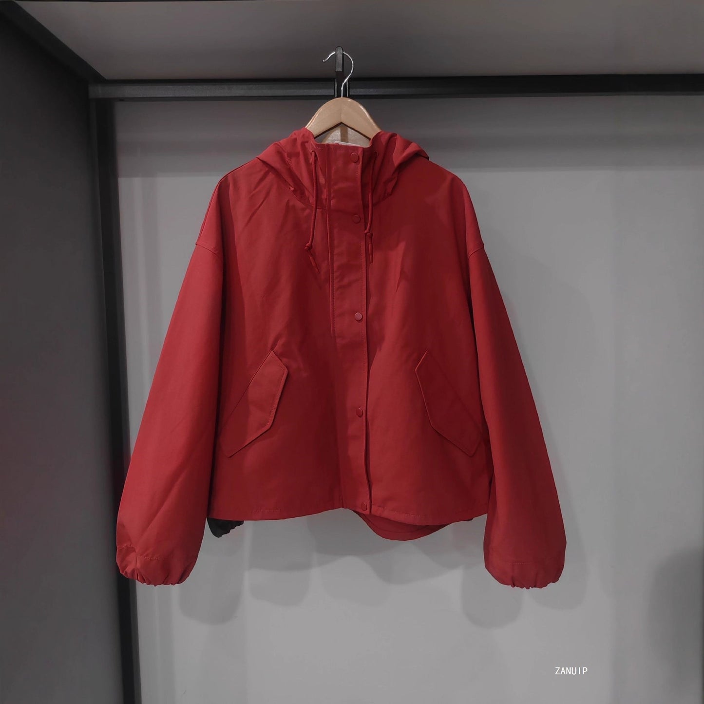 Chaqueta de Mujer con Capucha - Prenda Exterior Versátil