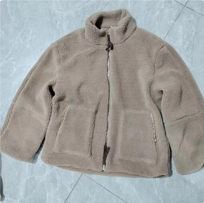Manteau élégant d'hiver à col avec fermeture éclair et poches