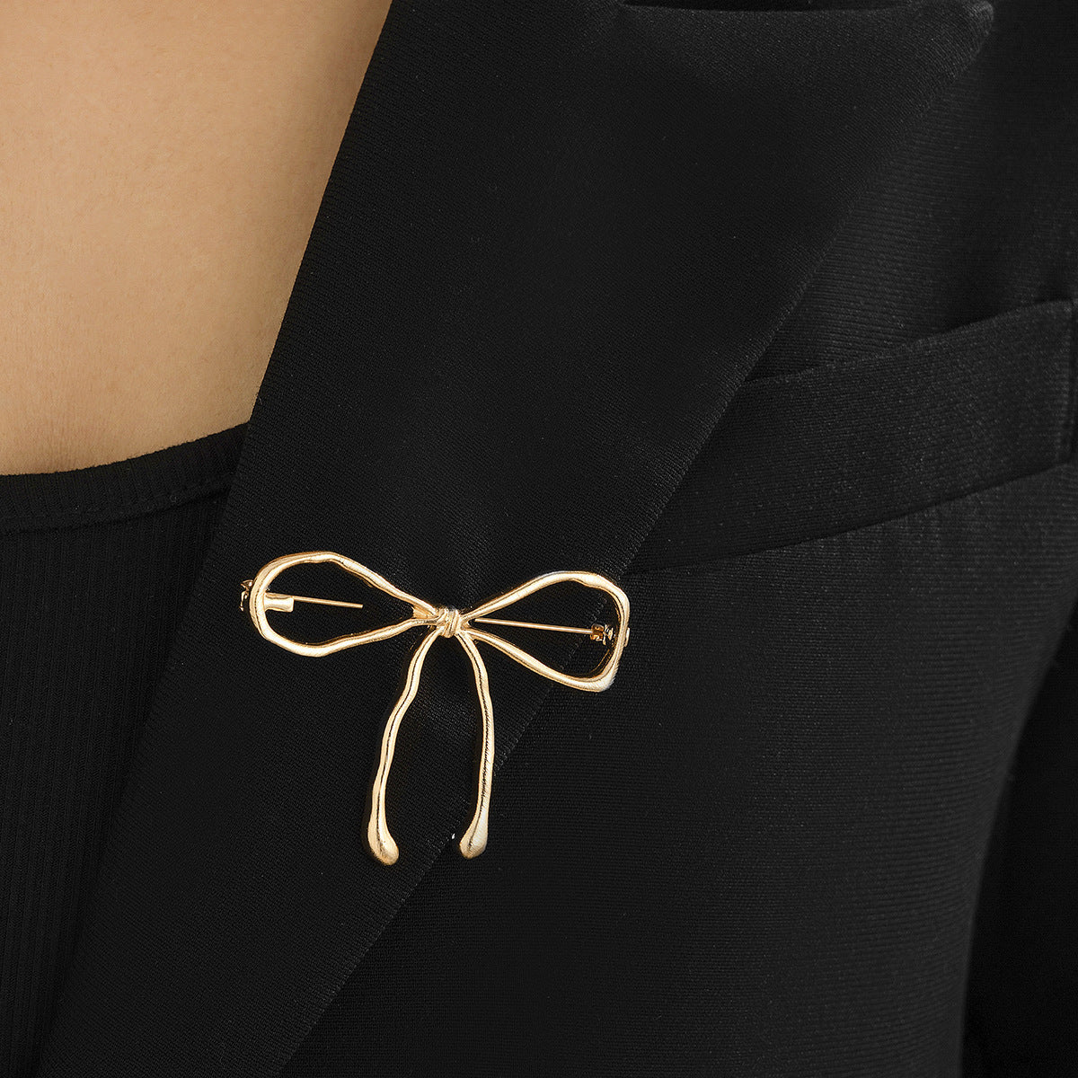 Broche Élégante en Forme de Nœud en Lave pour Femmes - Accessoire Polyvalent