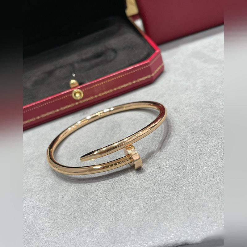 Bracelet à vis V-Gold en diamant pavé - Bracelet en acier titane élégant