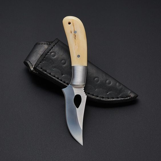 Ultimate Fieldmaster: 7.5-Inch D2 Steel Skinning Knife with Bone Handle - Korvel