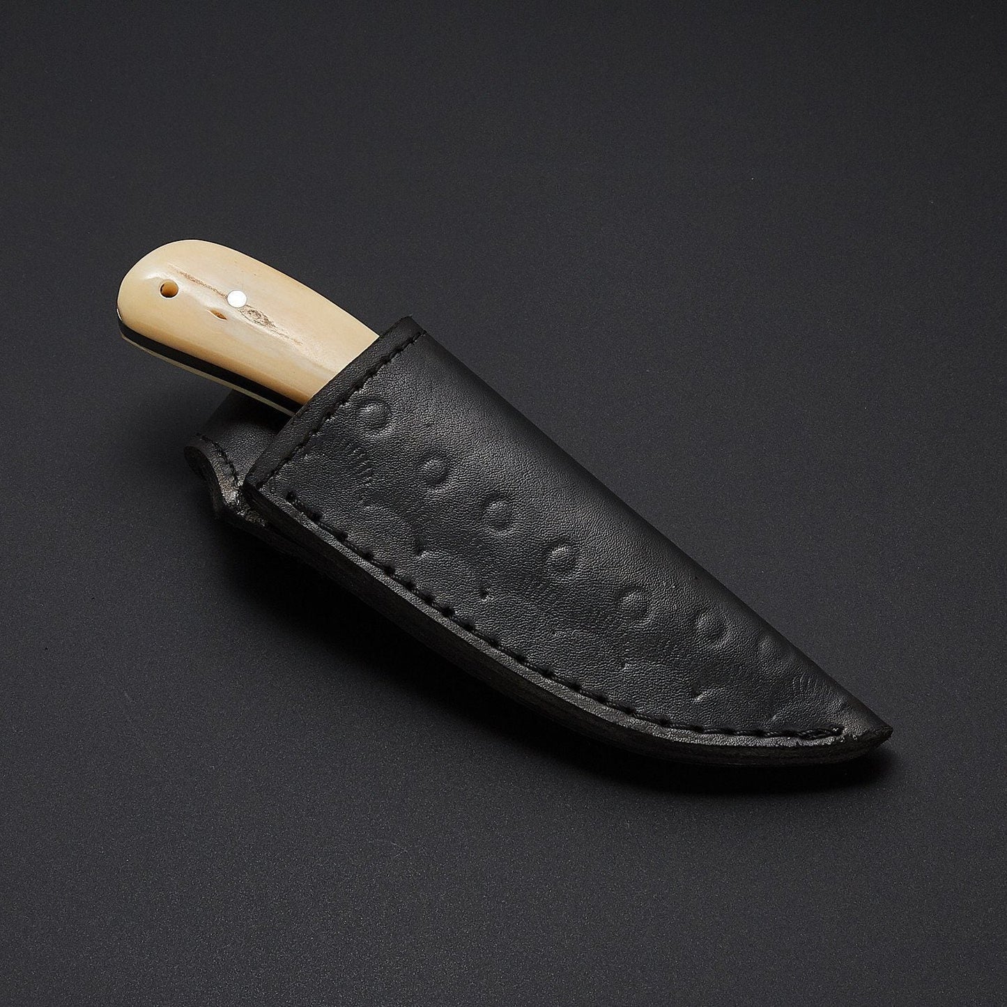 Ultimate Fieldmaster: 7.5-Inch D2 Steel Skinning Knife with Bone Handle - Korvel