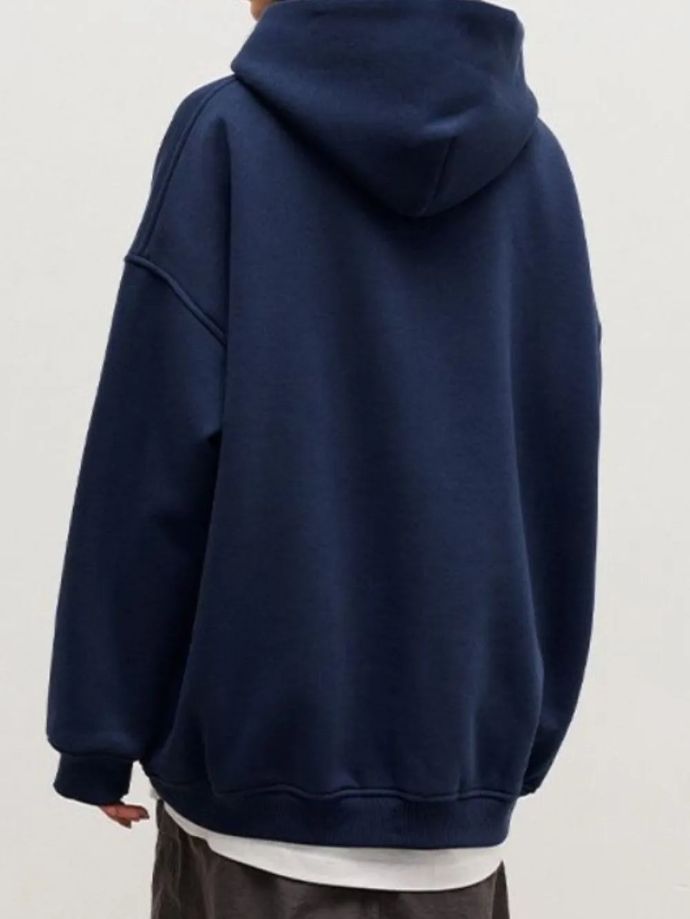 Hoodie à manches longues avec épaule tombante et poches