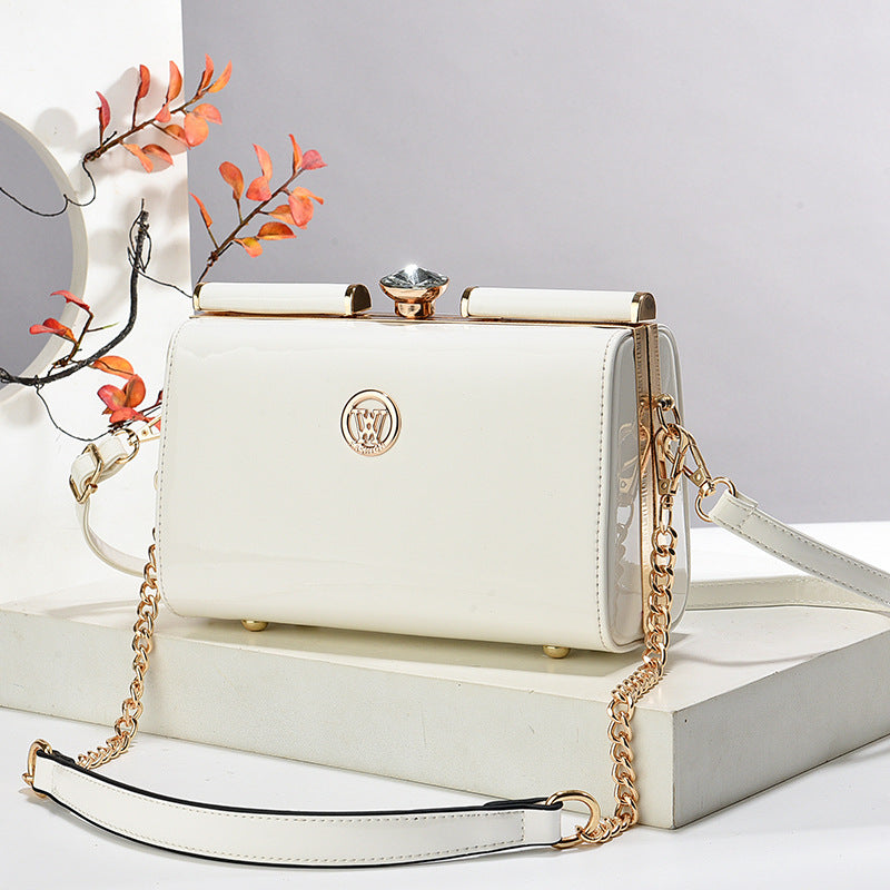 Trendy Diamond-Quilted Shoulder Bag with Premium Texture