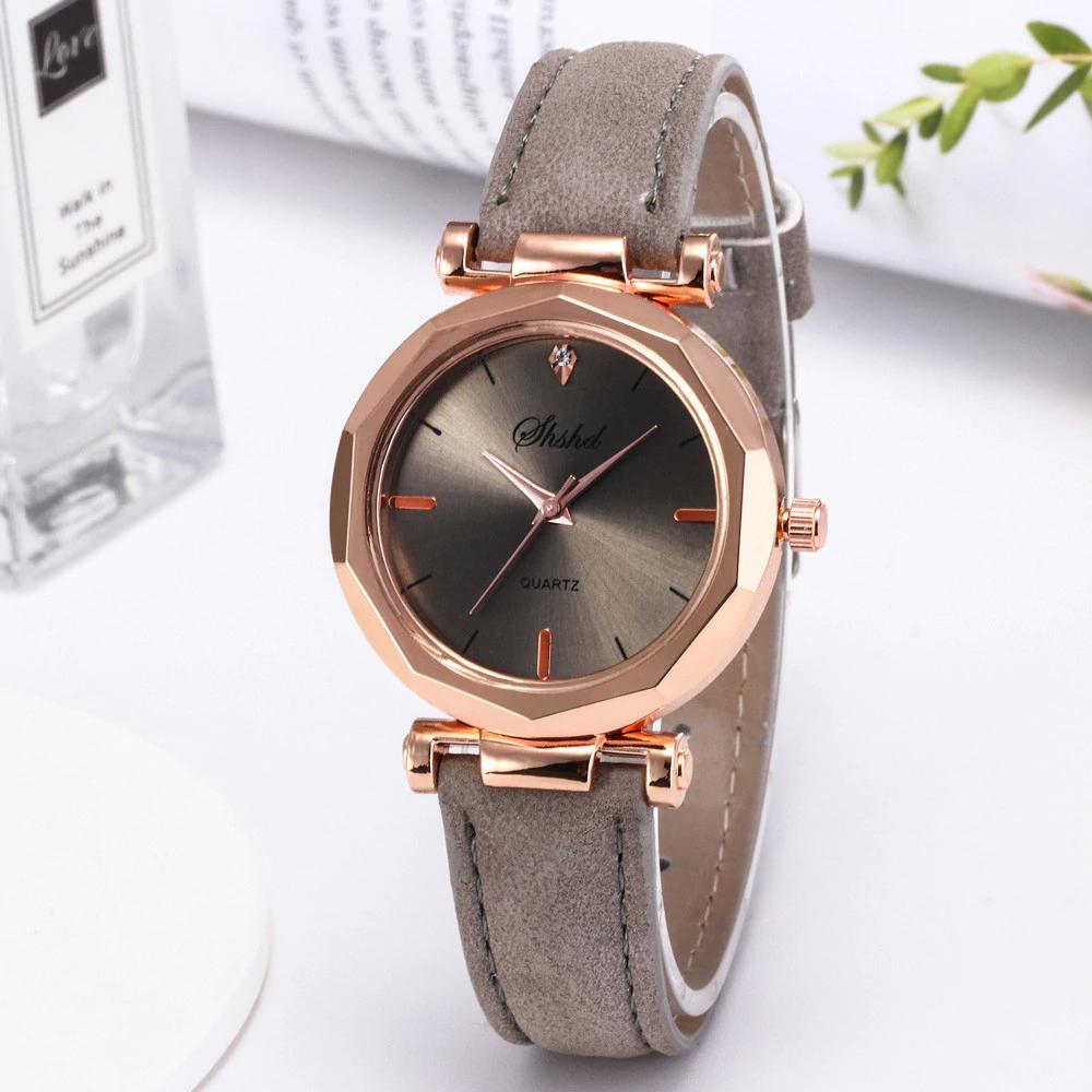 Montre en cuir avec strass pour femmes