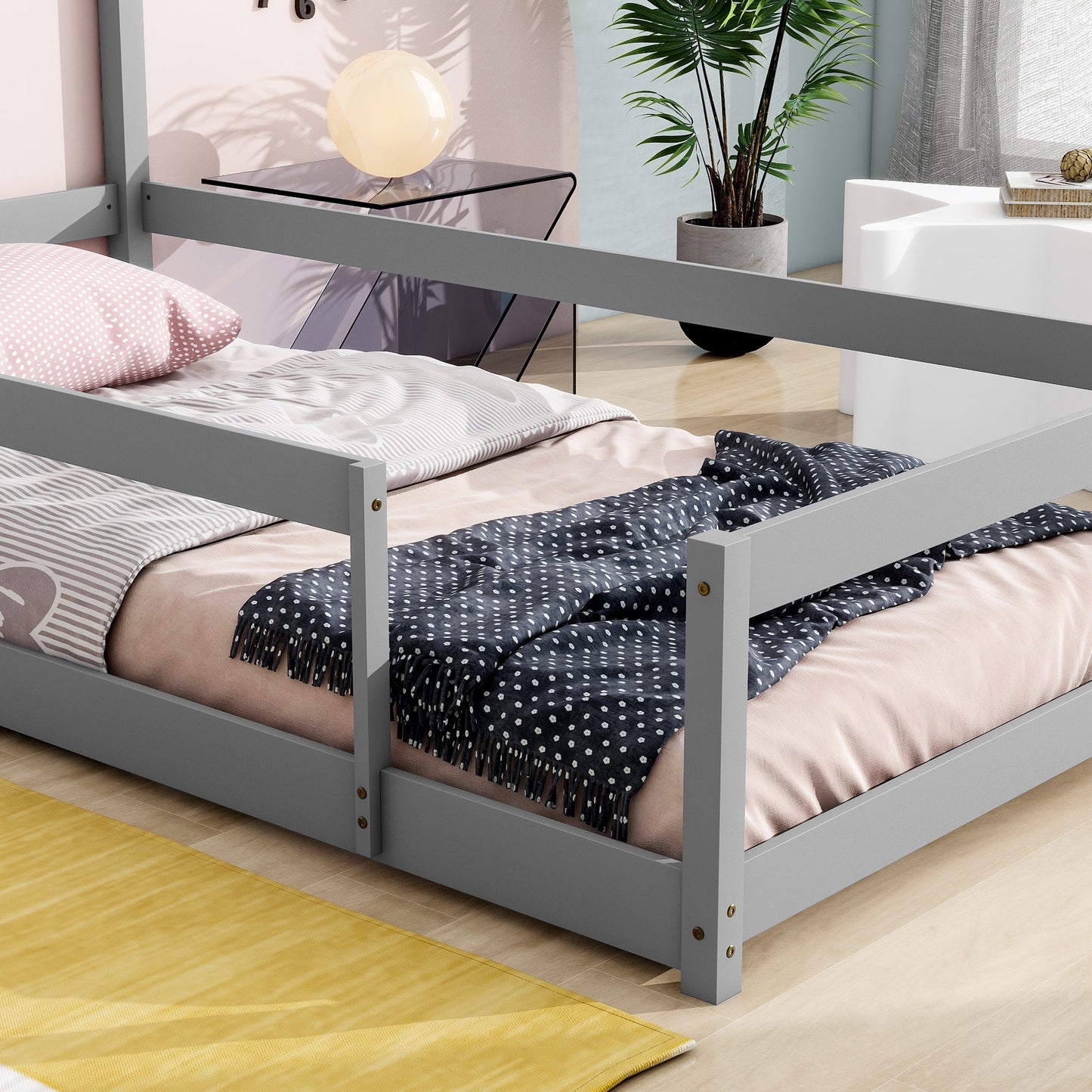 Lit simple taille jumeau en bois gris avec tête de lit en forme de maison