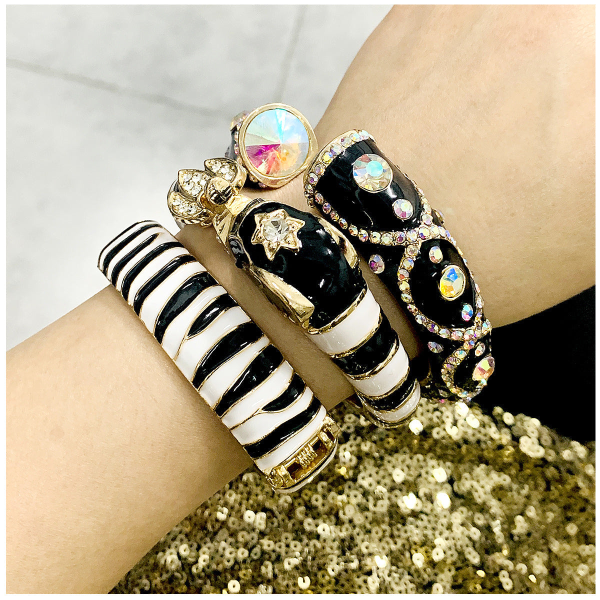 Bracelet ouvert en émail éléphant élégant