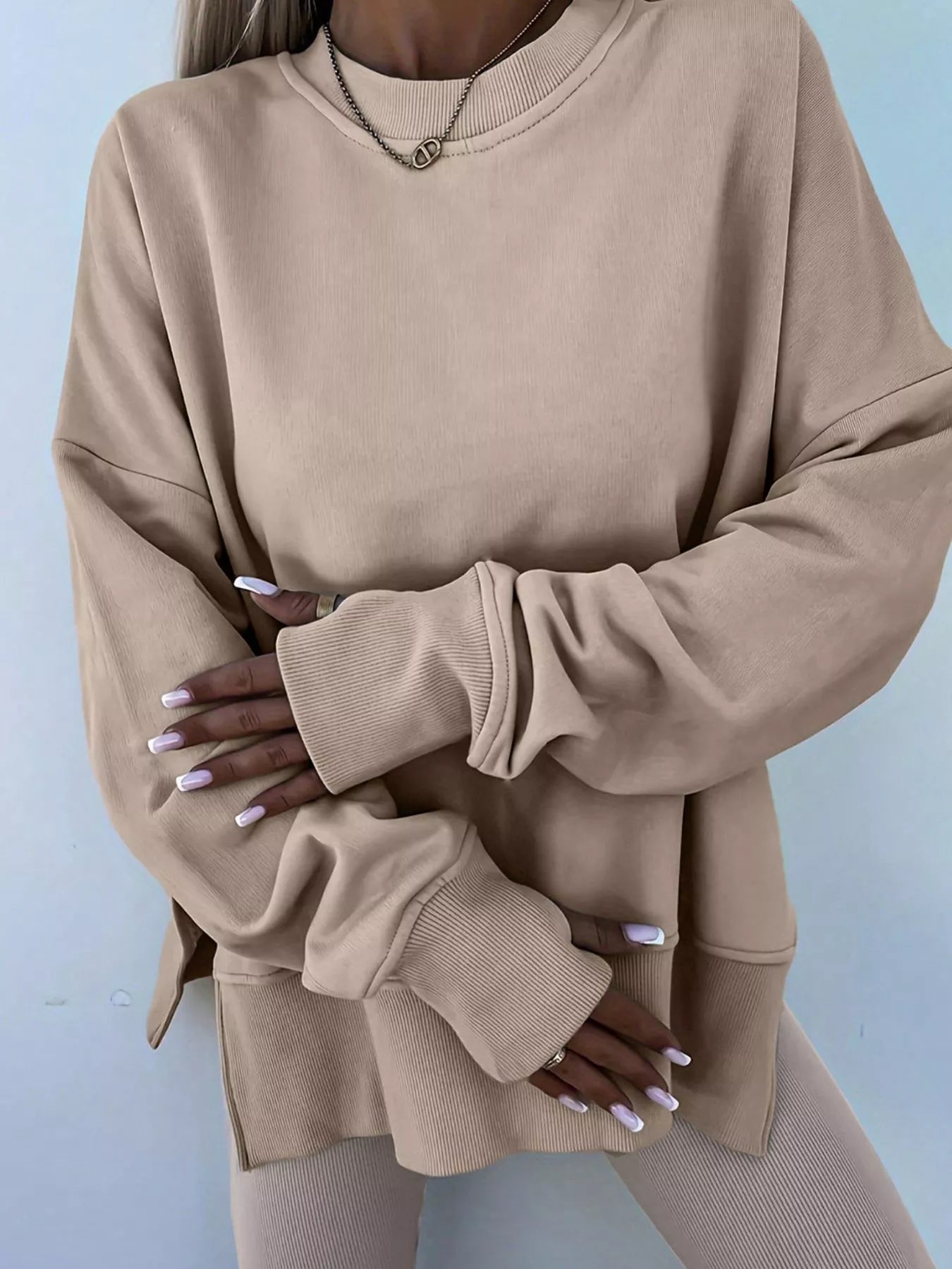 Conjunto de Sudadera Oversized con Abertura y Leggings Acanalados