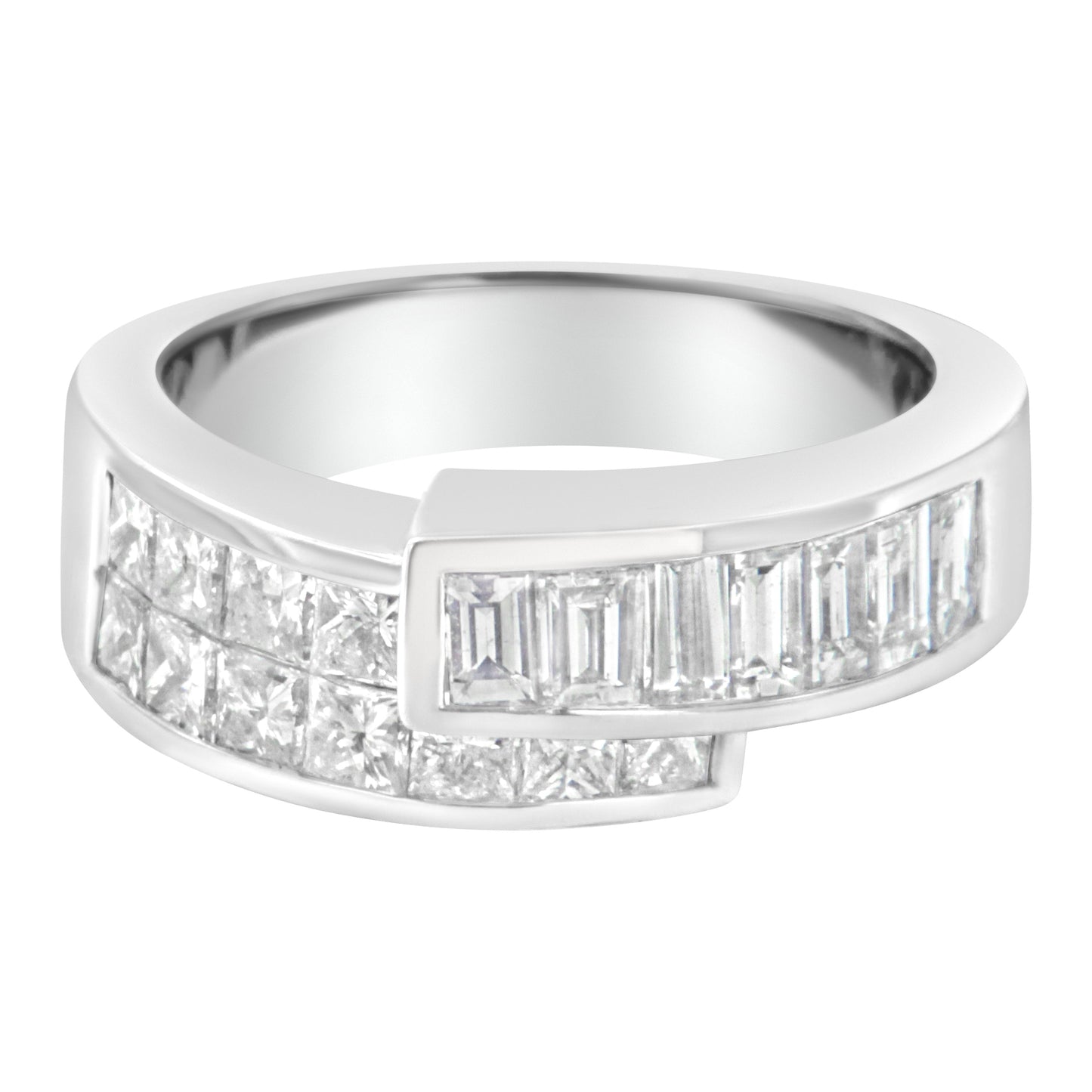 Anillo de Bypass de Diamantes Engastados en Canal de Oro Blanco de 14K - Talla 6.5