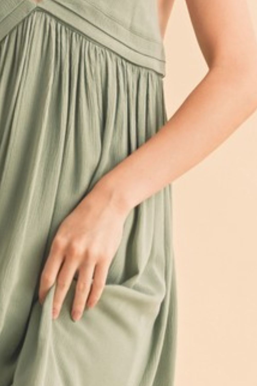 Vestido Mini Cami con Pliegues para Mujeres - Chic y Moderno