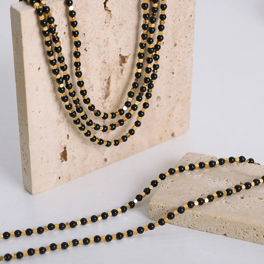 Collar de cuentas de ágata negra chapado en oro hecho a mano para mujeres