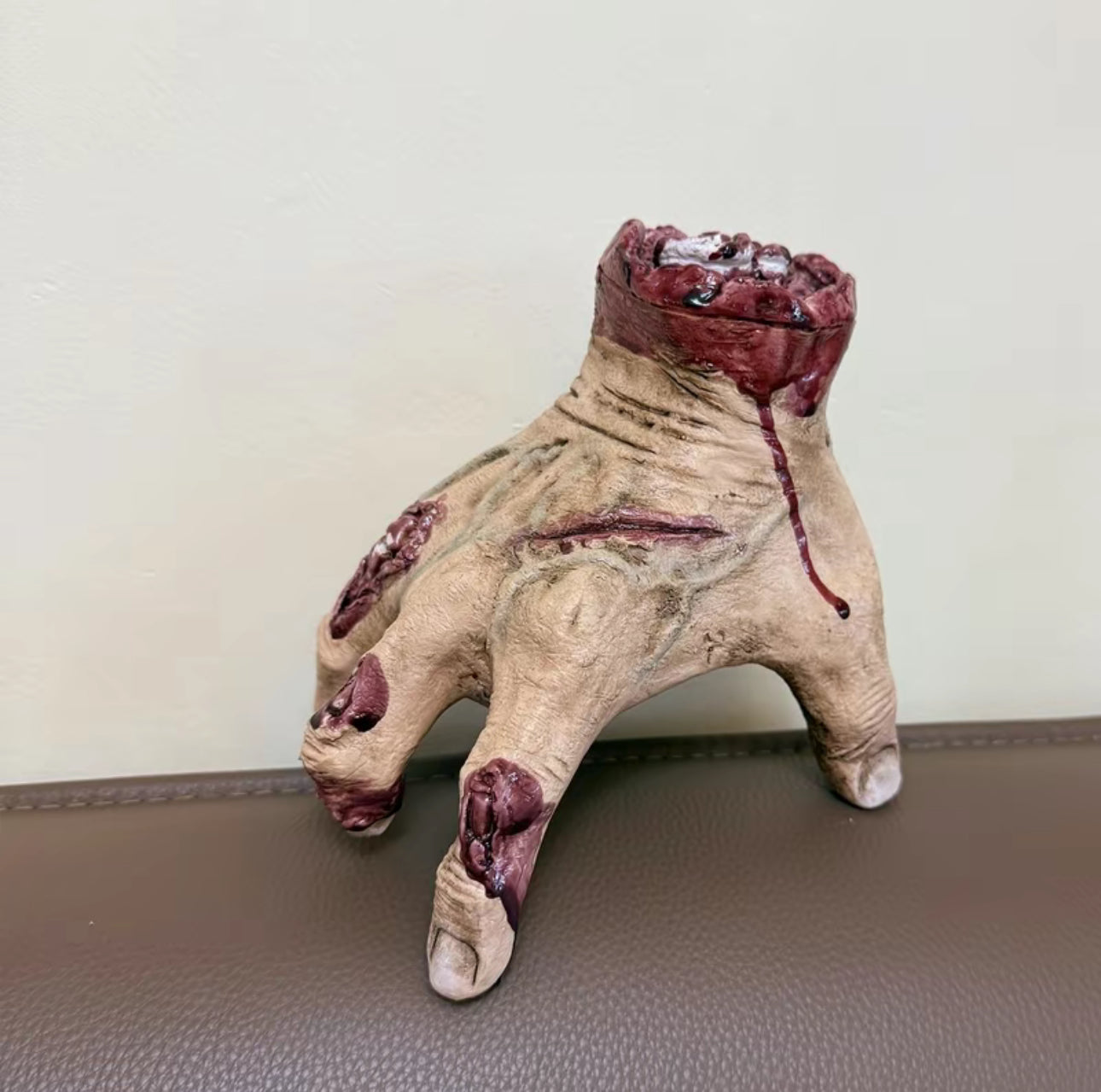 Walking Scary Hand - Korvel