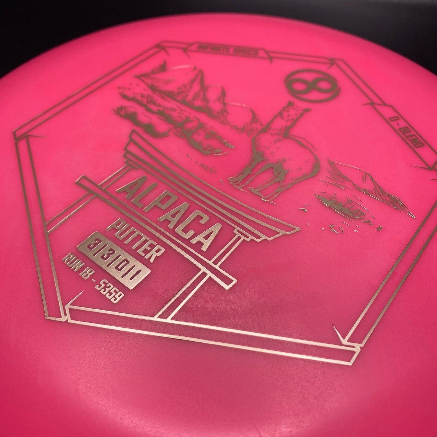 Alpaca D-Blend Putter - Premium Disc Golf Experience