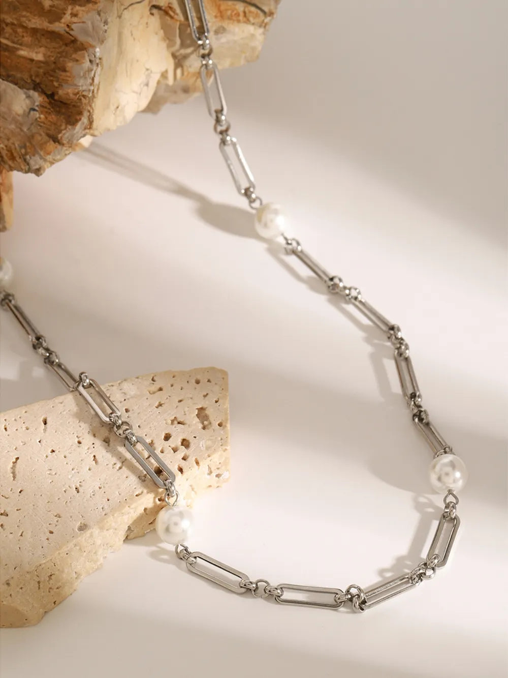 Collar de Cadena de Perlas de Acero Inoxidable Elegante