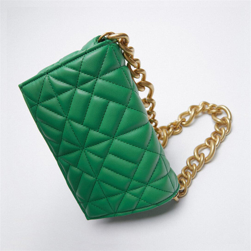 Elegante bolso de hombro pequeño verde con solapa y cadena de metal