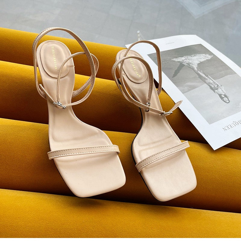 Sandales ouvertes carrées chic pour femmes avec talons moyens