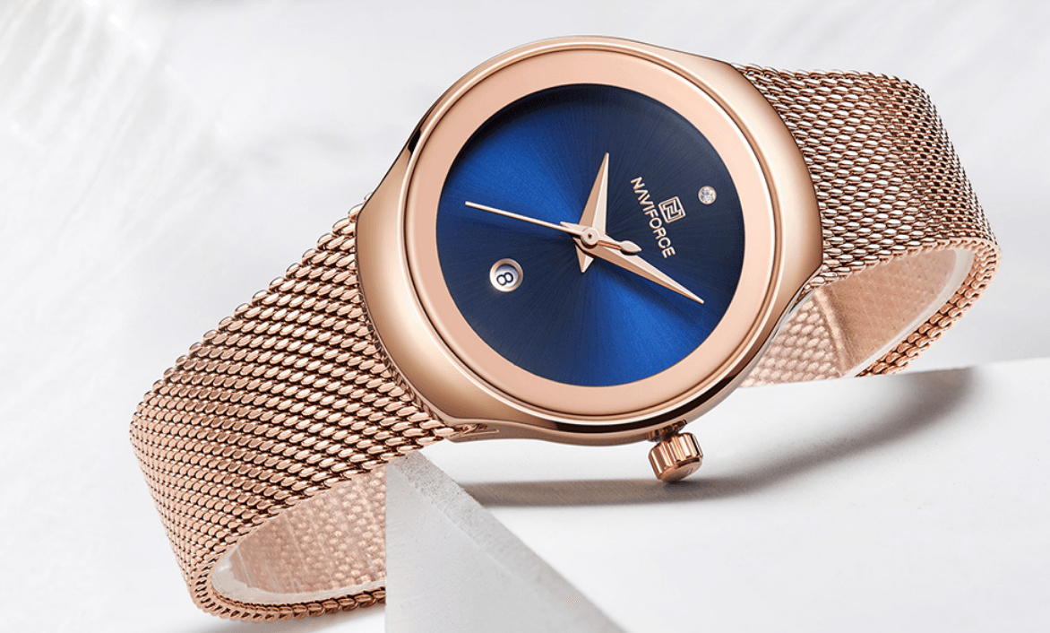 Montre en acier inoxydable élégante pour femme avec bracelet tressé