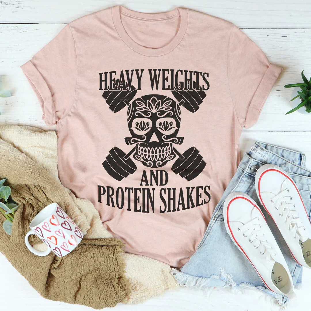 Camiseta de pesas pesadas y batidos de proteínas