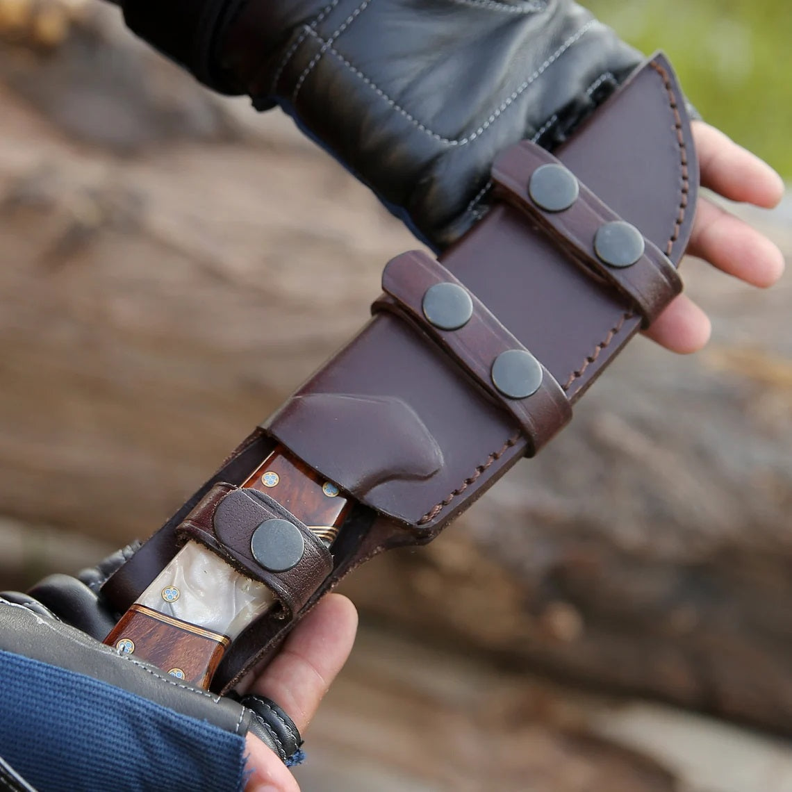 Premium Custom Damascus Steel Hunting Knife with Unique Epoxy Pearl Handle & Leather Sheath - Korvel