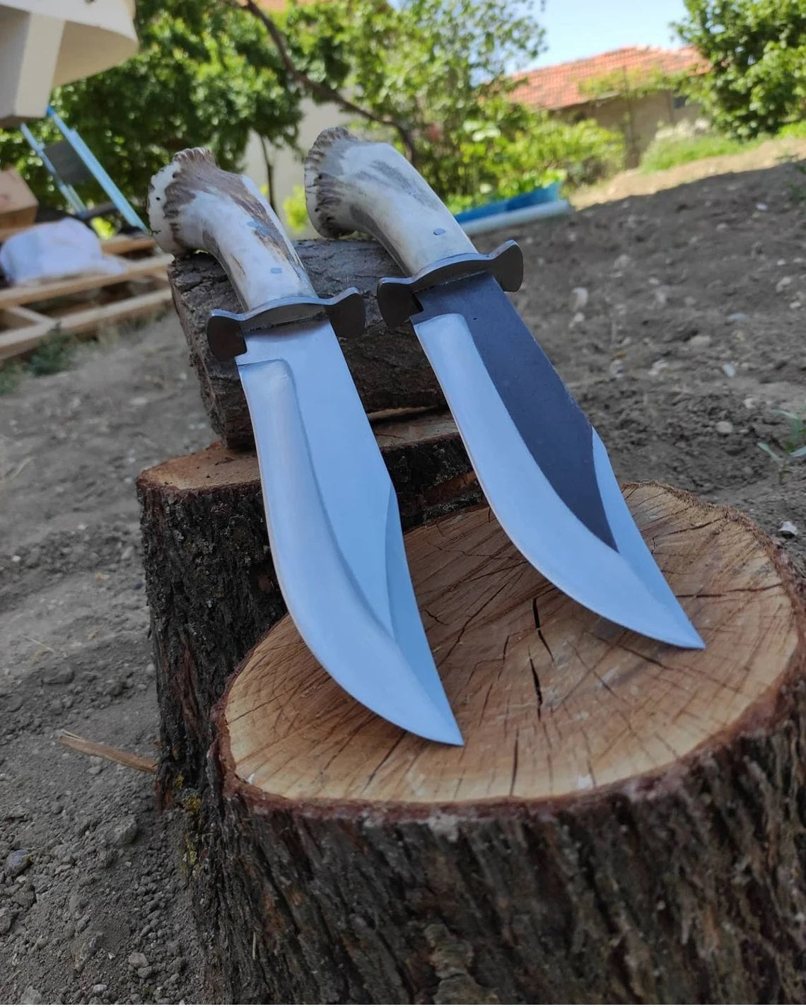 Custom 1095 High-Carbon Bowie Knife with Deer Horn Handle & Leather Sheath - Korvel