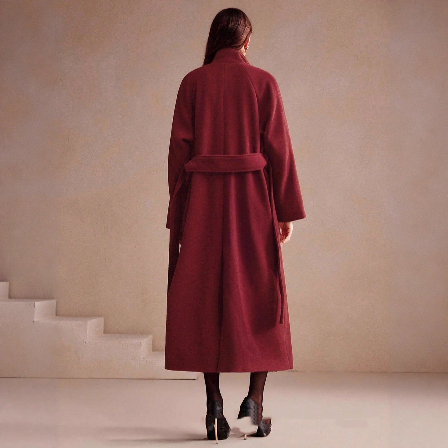 Manteau long en laine à double boutonnage pour femmes en bordeaux