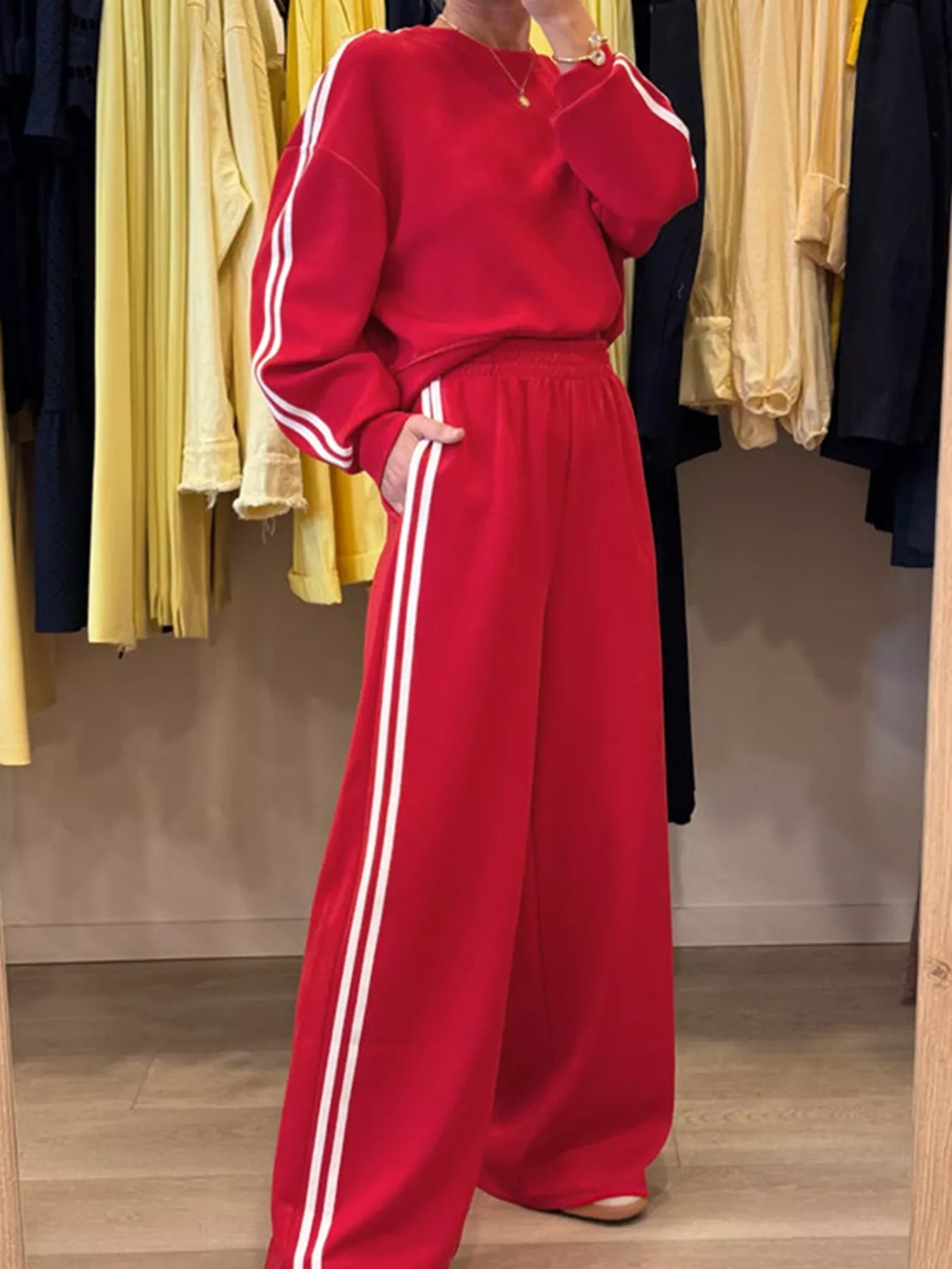 Ensemble haut à col rond à rayures et pantalon de jogging élastique