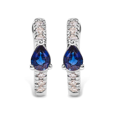 Pendientes de aro tipo huggy de oro blanco de 10K con zafiro azul en forma de pera y diamantes