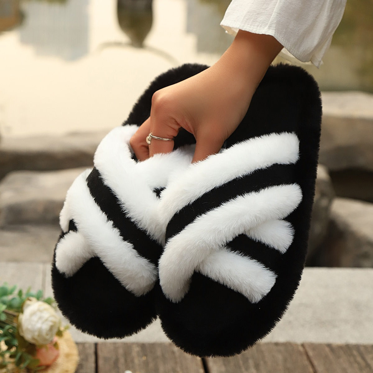 Fluffy Cross Strap Stitching Casual Platform Slippers