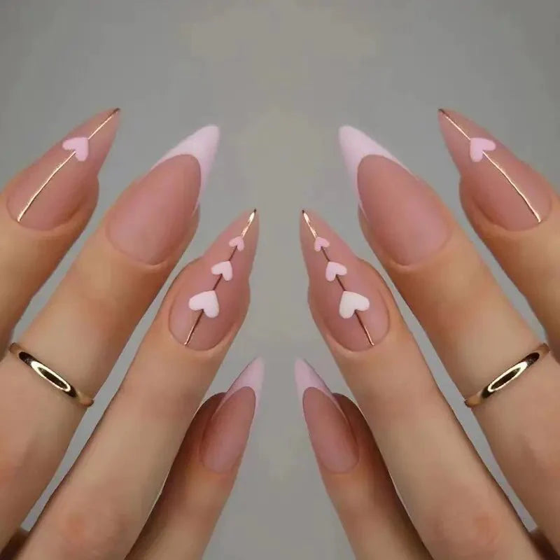 Pointes de Faux Ongles 3D avec Designs en Cœur