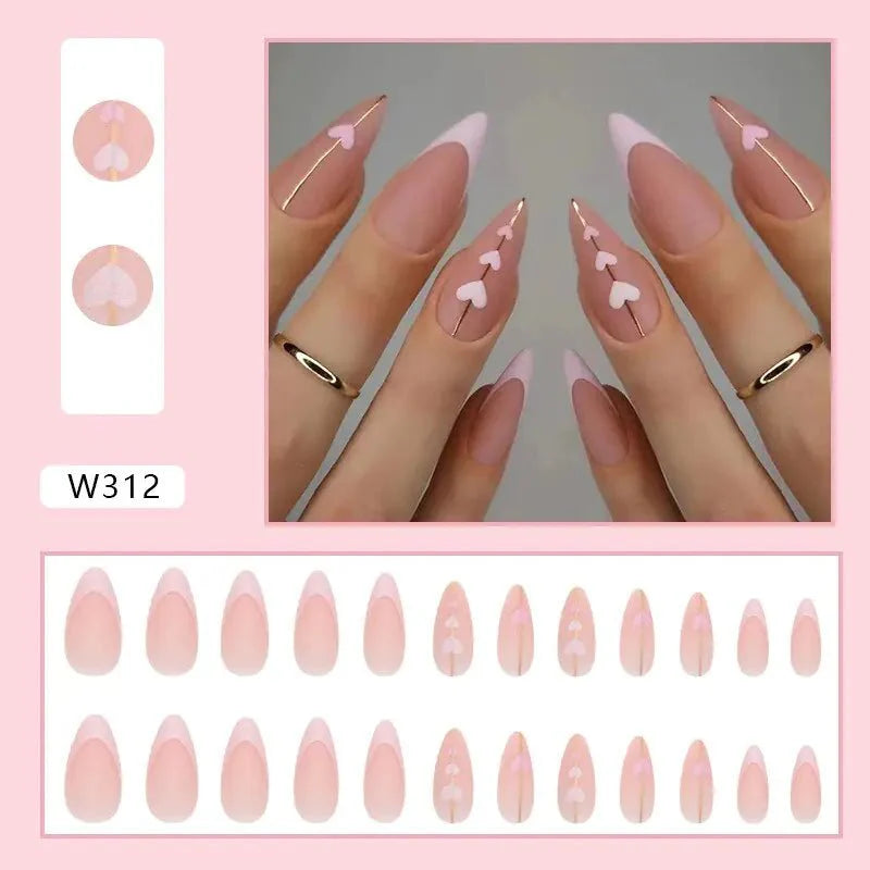 Pointes de Faux Ongles 3D avec Designs en Cœur