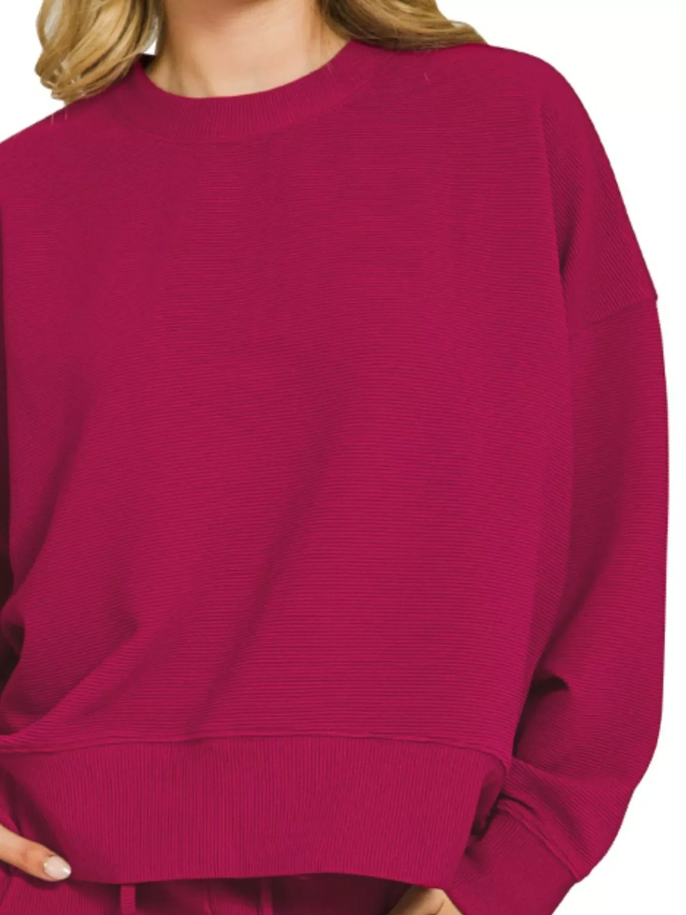 Ensemble de pull à col rond et de shorts en maille Zenana